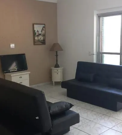 Apartamento com 4 quatros em frente a praia em Pitangueiras - Guarujá-2