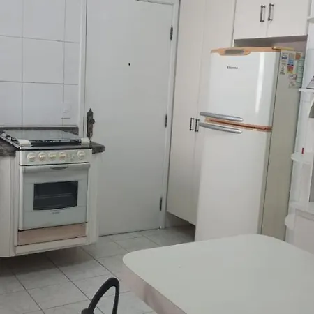 Apartamento com 4 quatros em frente a praia em Pitangueiras - Guarujá-3